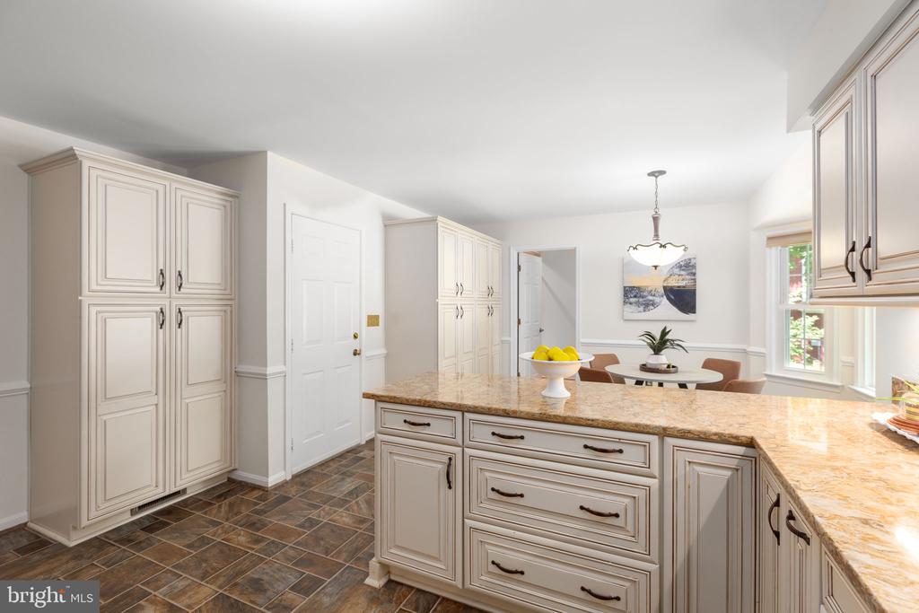 6403 SOUTHRIDGE COURT