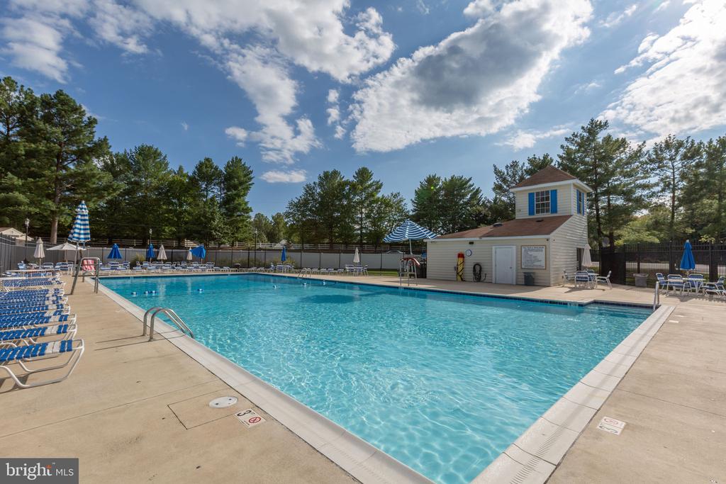 6403 SOUTHRIDGE COURT