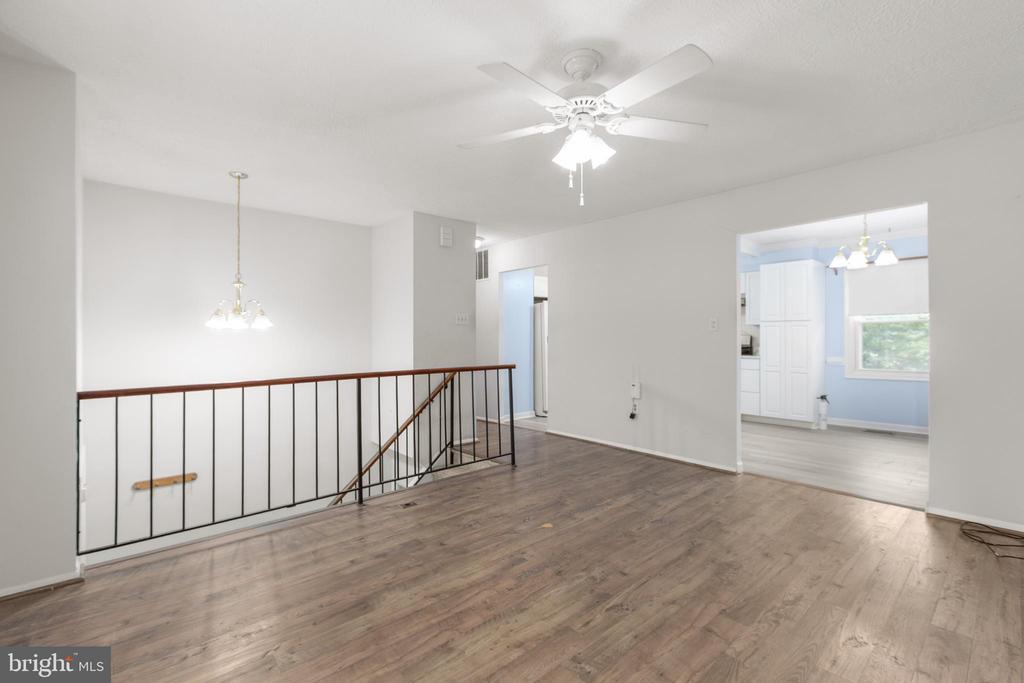 9 EDISON COURT