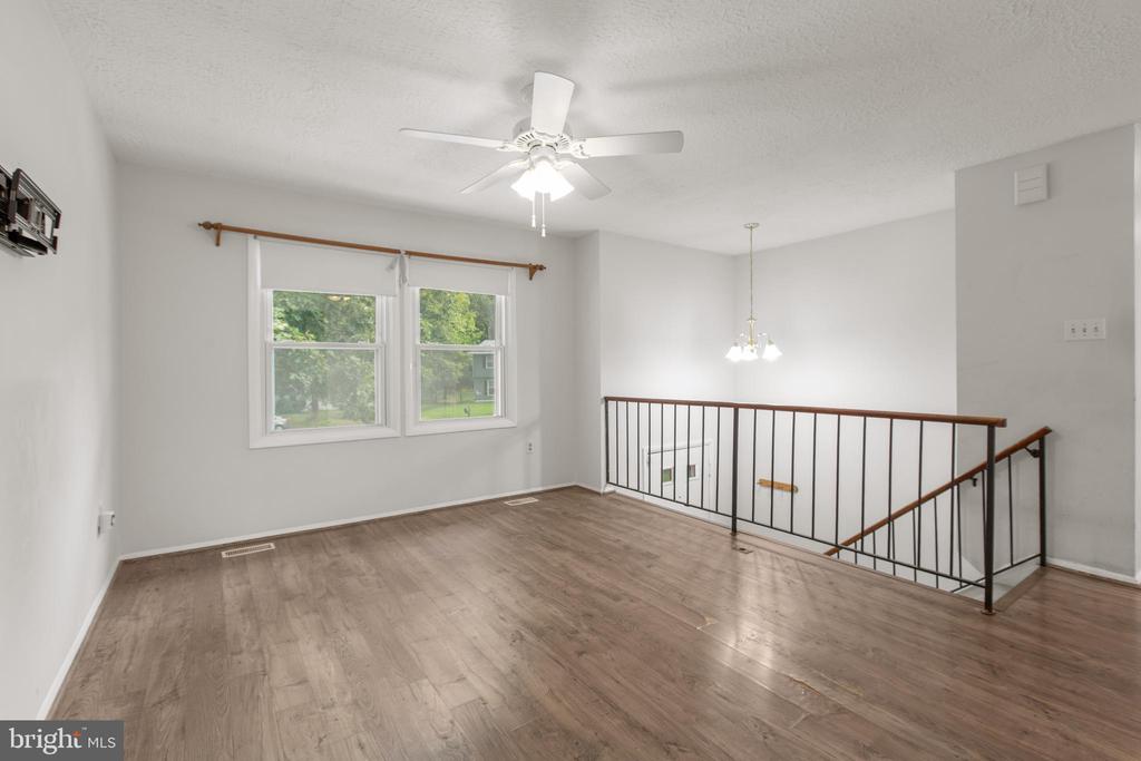 9 EDISON COURT