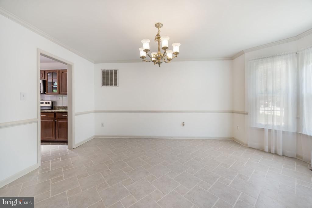 10307 NAPOLEON STREET