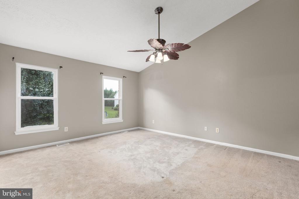 11209 SPRINGFIELD DRIVE