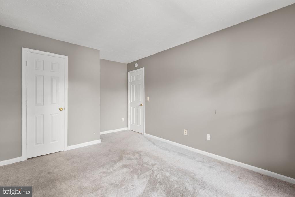 11209 SPRINGFIELD DRIVE