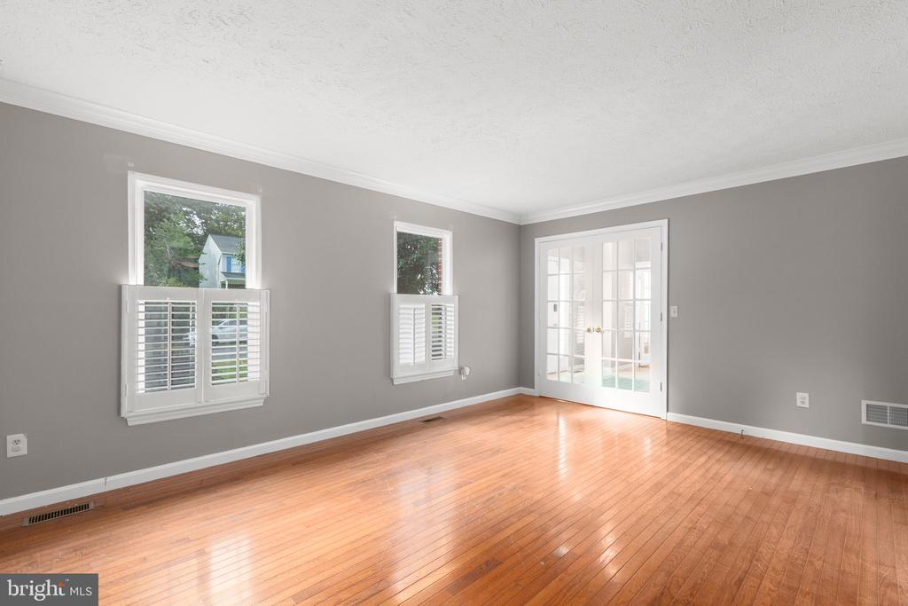 11209 SPRINGFIELD DRIVE