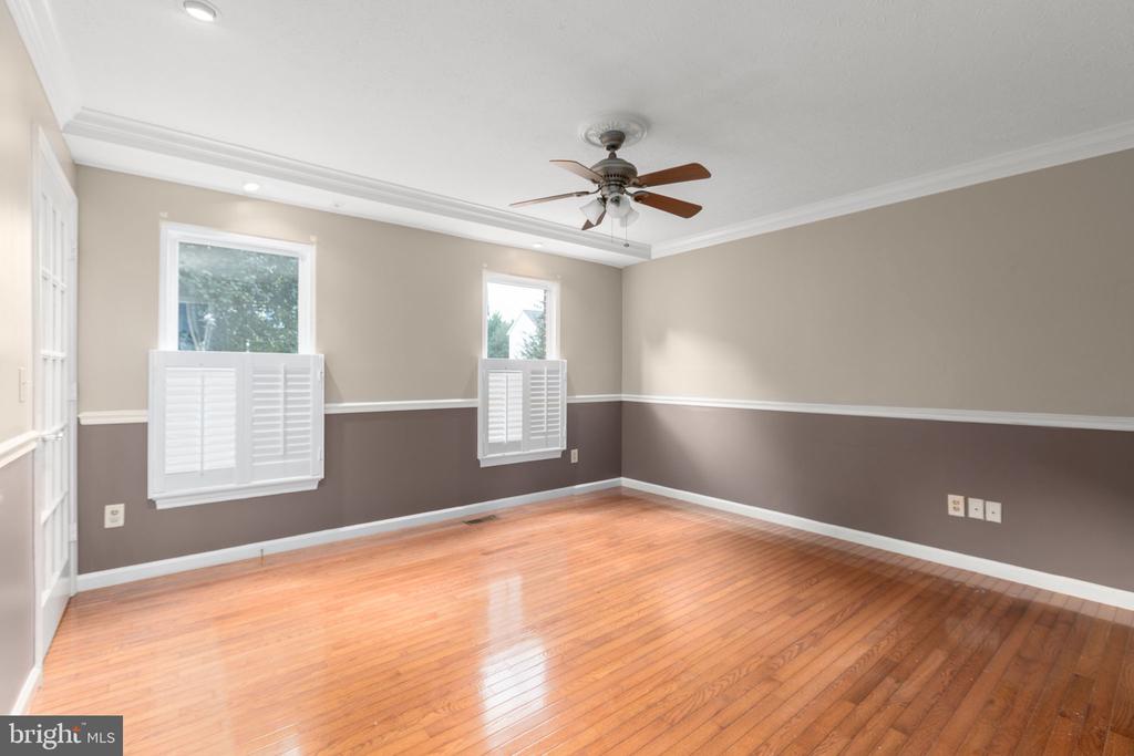 11209 SPRINGFIELD DRIVE