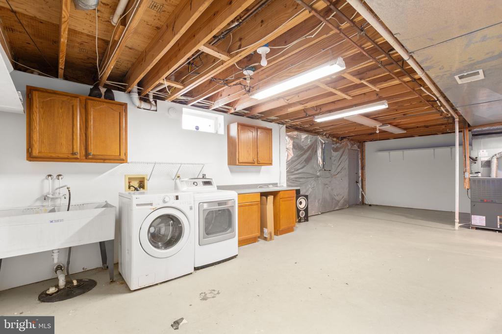 11209 SPRINGFIELD DRIVE