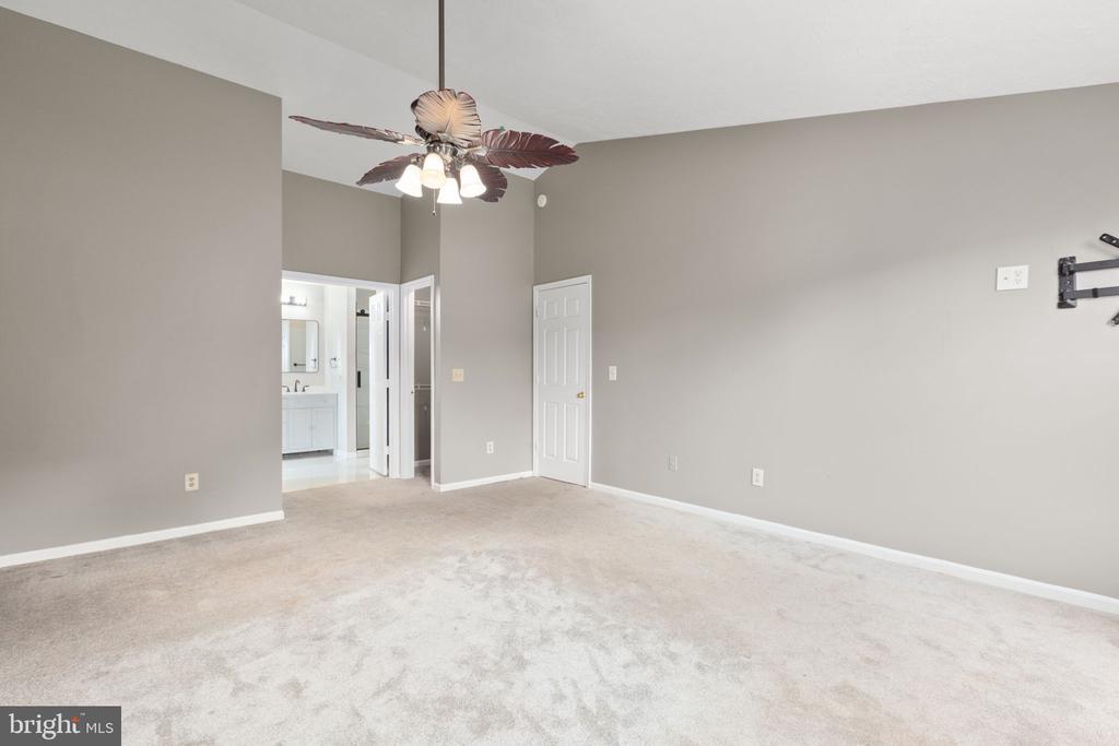 11209 SPRINGFIELD DRIVE