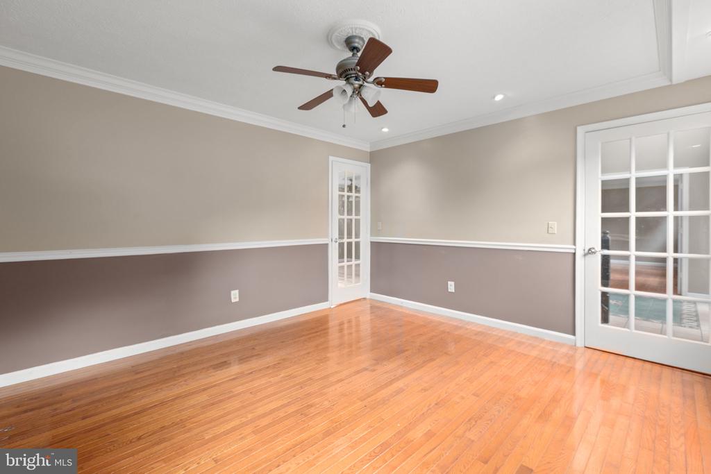 11209 SPRINGFIELD DRIVE