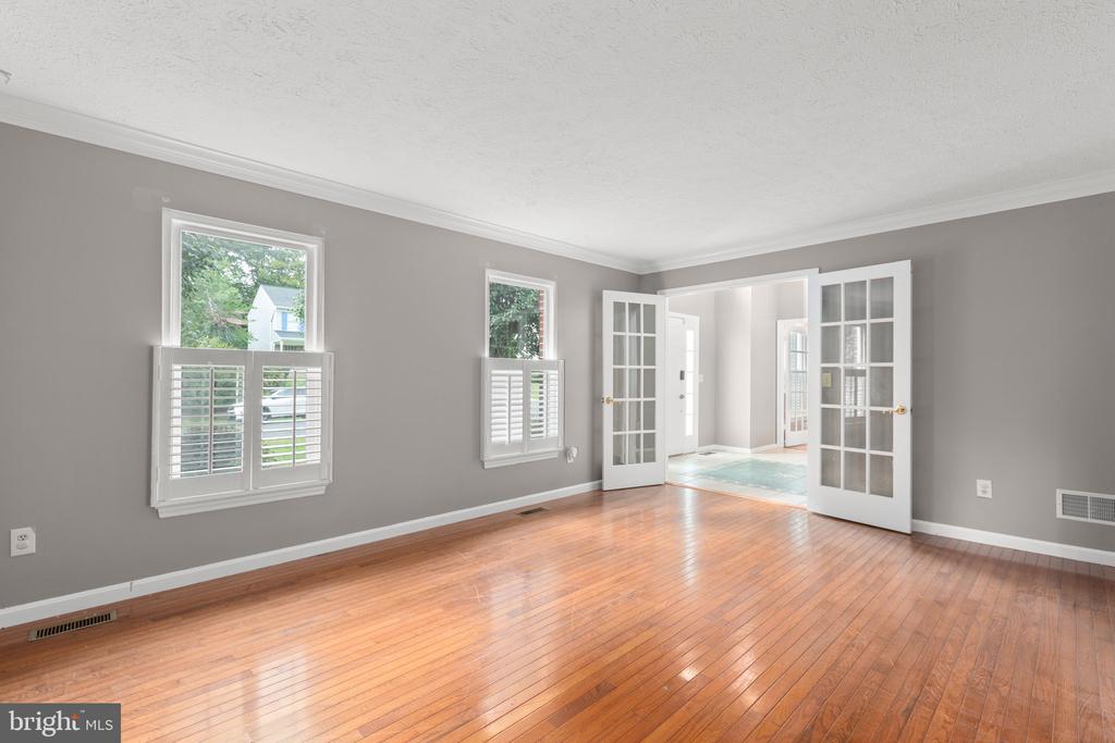 11209 SPRINGFIELD DRIVE