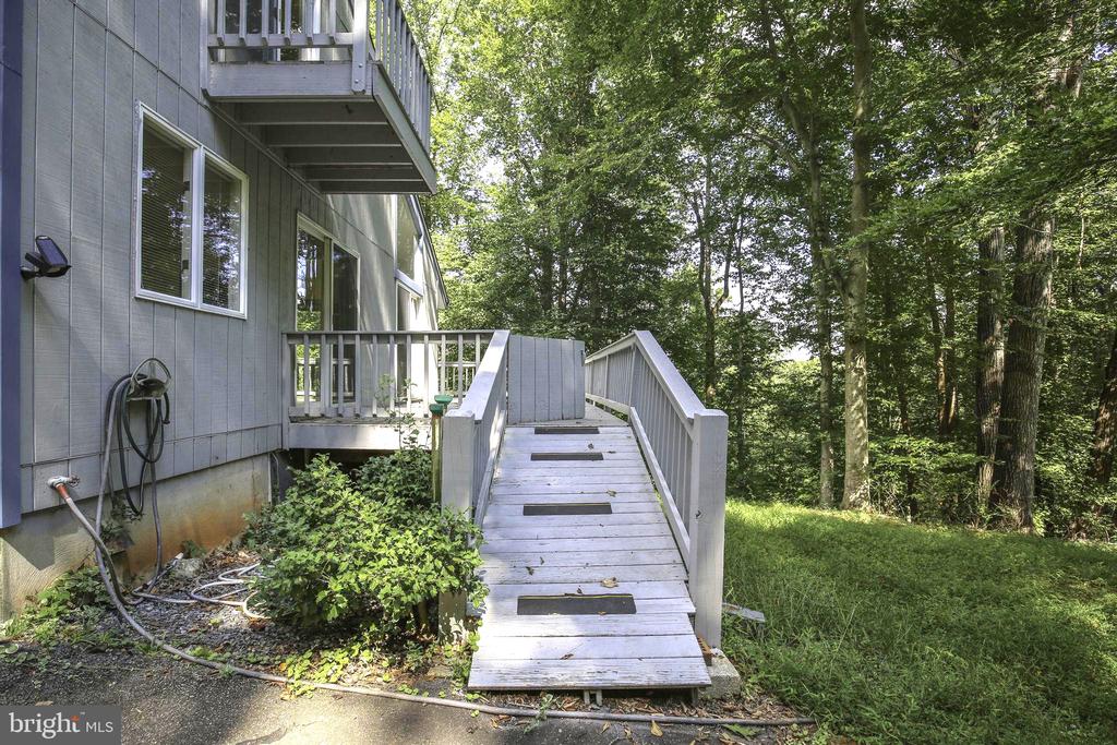 7 RIVER OAK PLACE