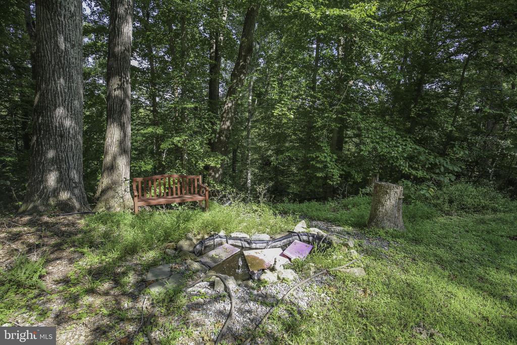 7 RIVER OAK PLACE