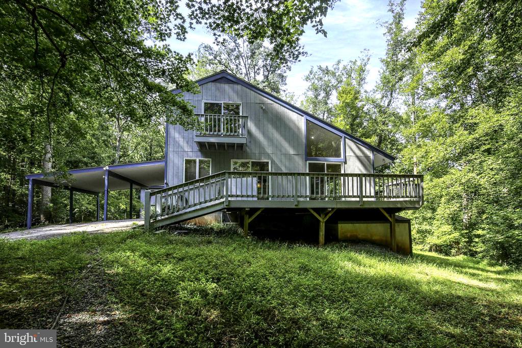 7 RIVER OAK PLACE