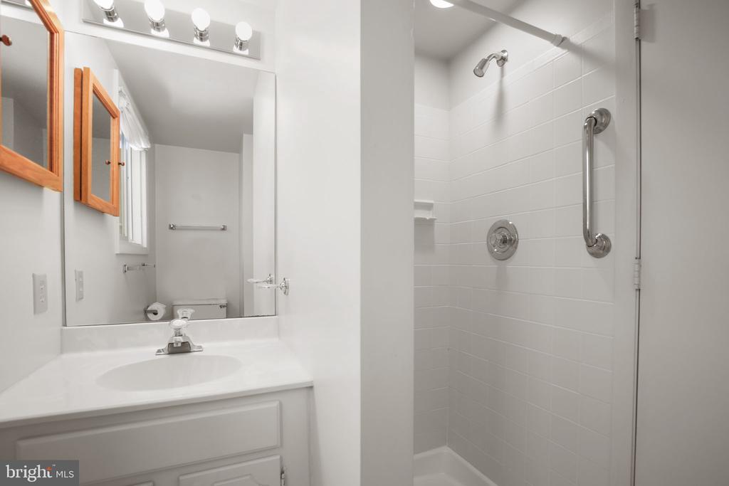 7 RIVER OAK PLACE