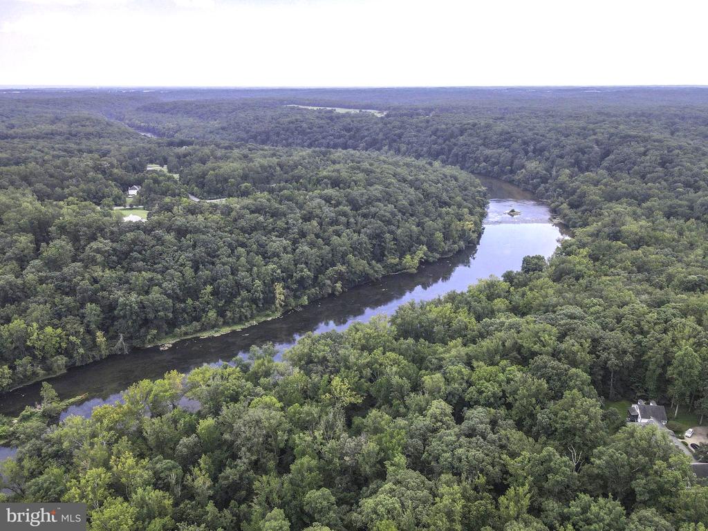7 RIVER OAK PLACE