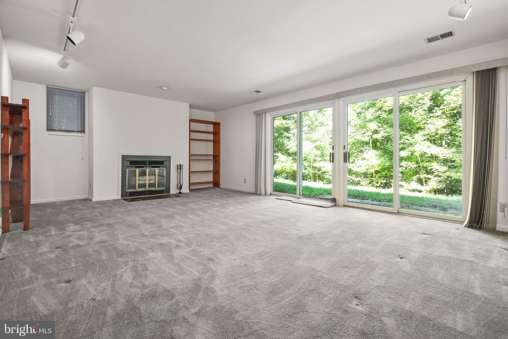 7 RIVER OAK PLACE