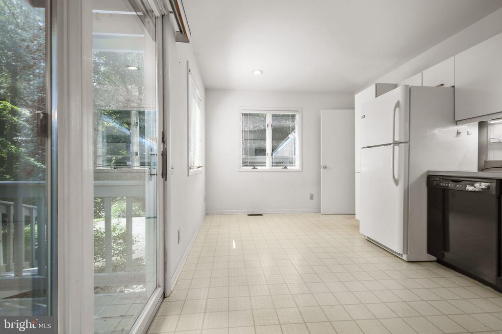 7 RIVER OAK PLACE