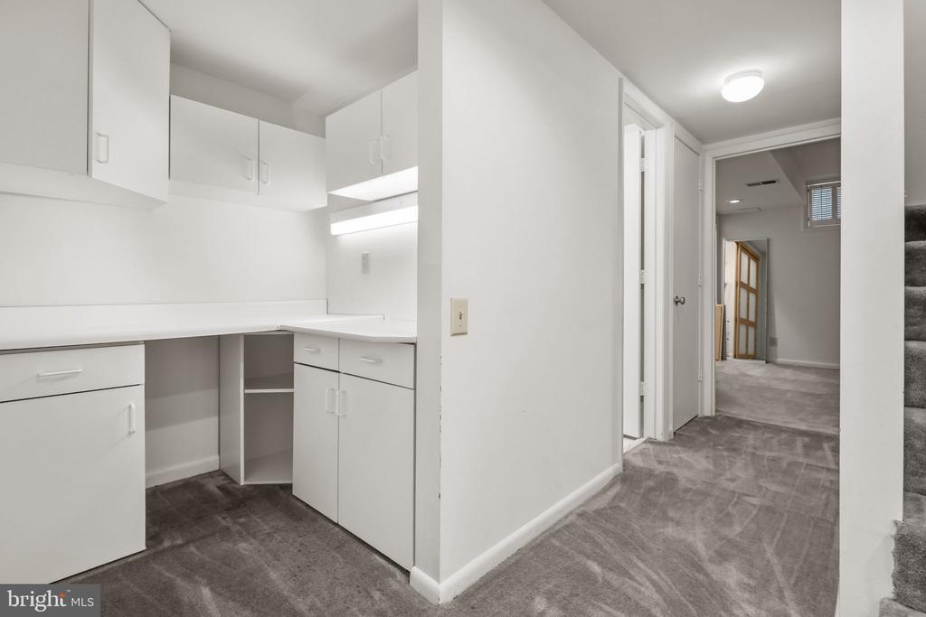 7 RIVER OAK PLACE
