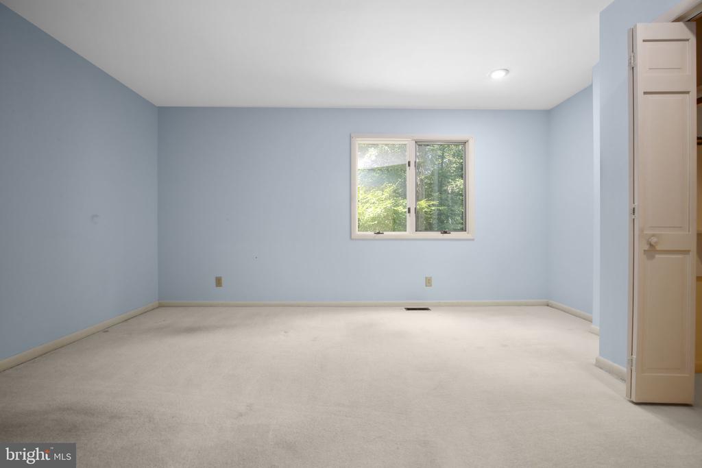 7 RIVER OAK PLACE