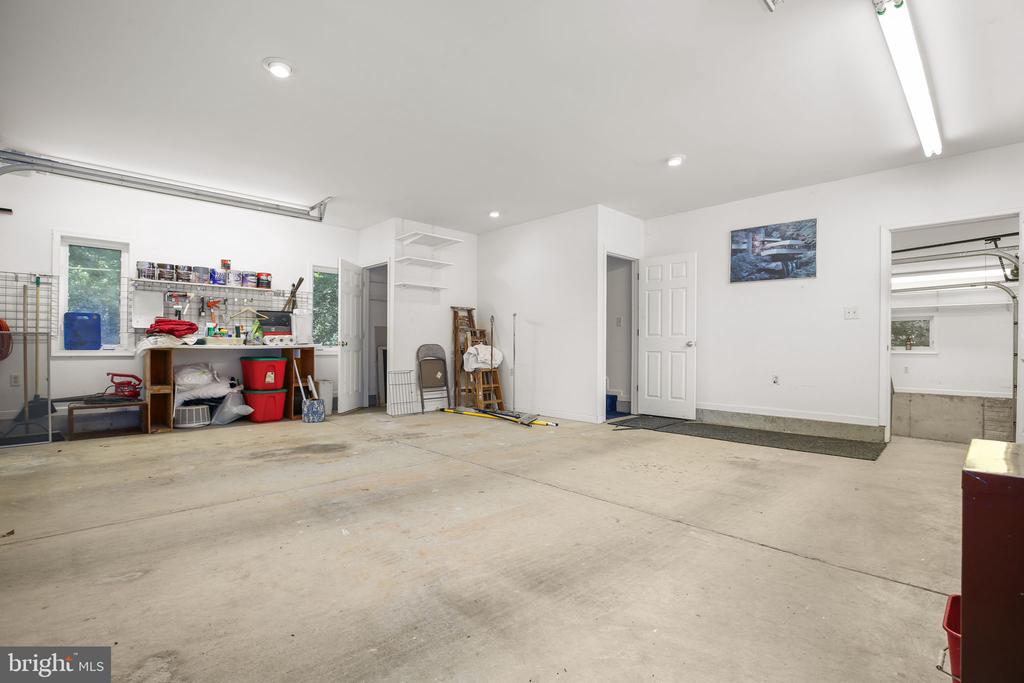 7 RIVER OAK PLACE