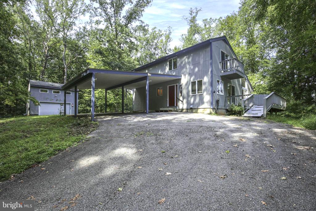 7 RIVER OAK PLACE