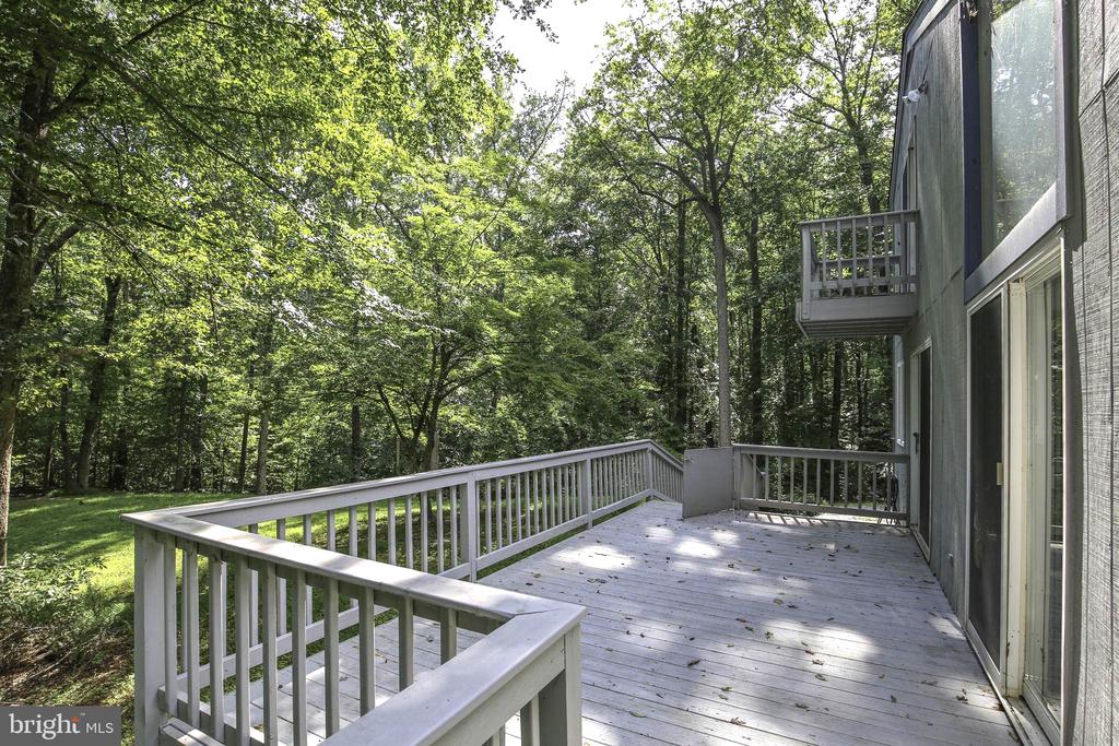 7 RIVER OAK PLACE