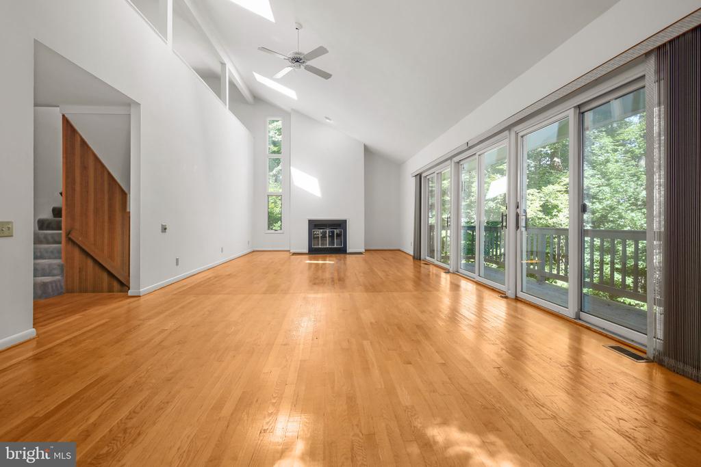 7 RIVER OAK PLACE
