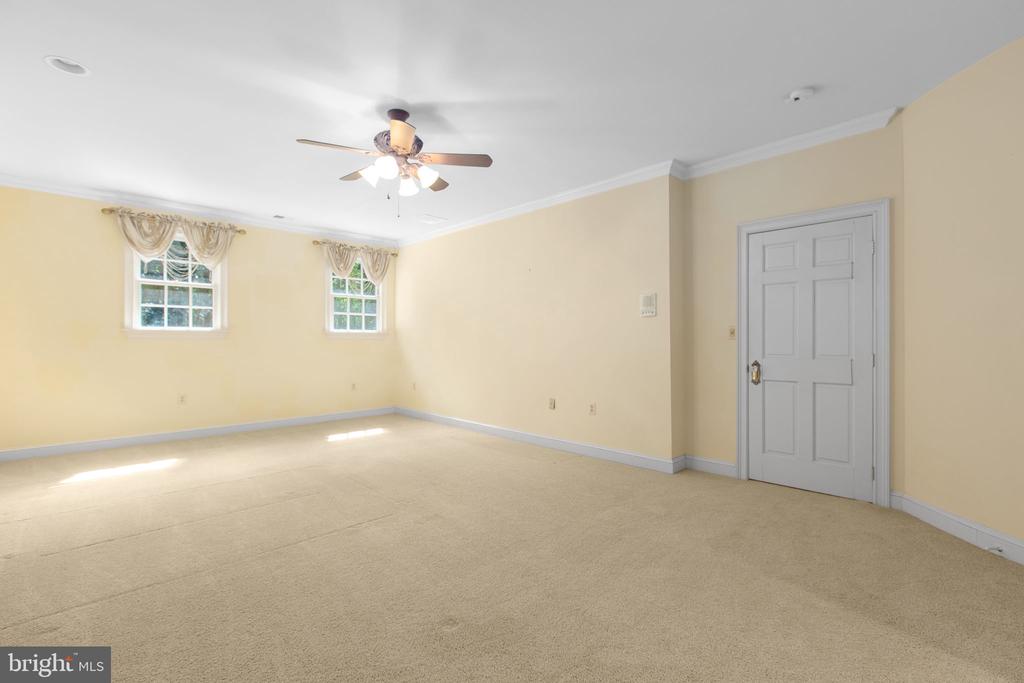 11806 FAWN LAKE PARKWAY
