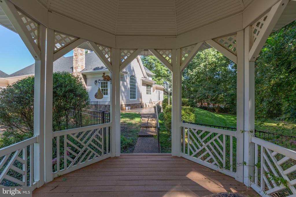 11806 FAWN LAKE PARKWAY