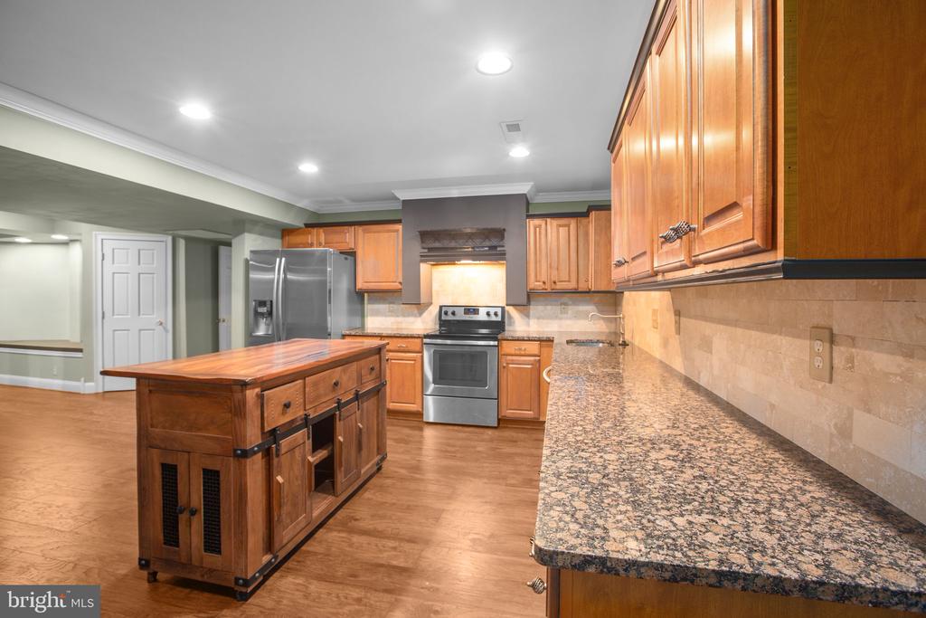 11806 FAWN LAKE PARKWAY