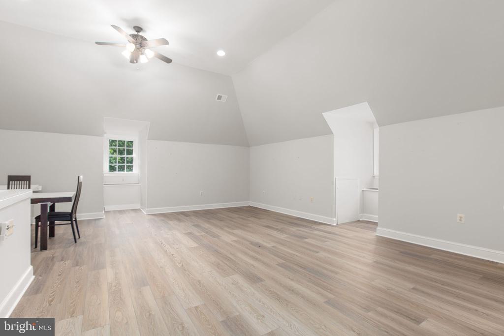 11806 FAWN LAKE PARKWAY