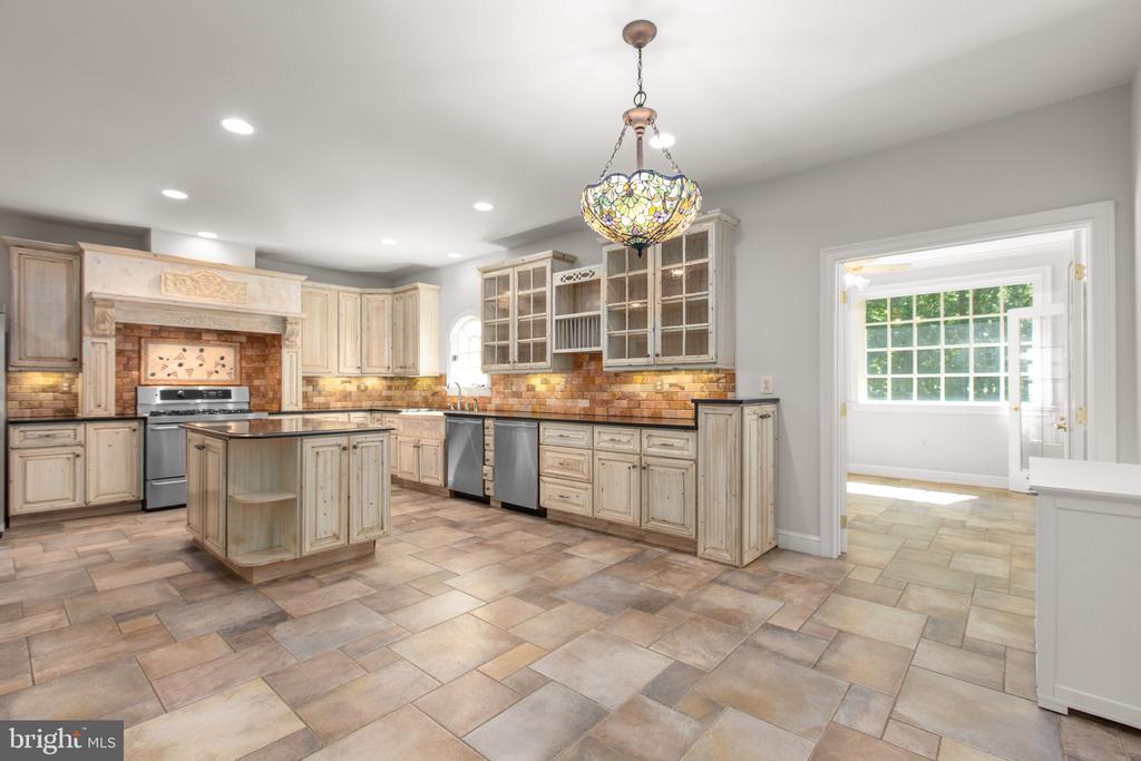 11806 FAWN LAKE PARKWAY