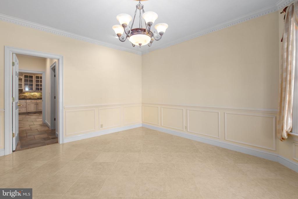 11806 FAWN LAKE PARKWAY