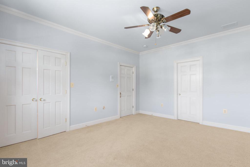 11806 FAWN LAKE PARKWAY