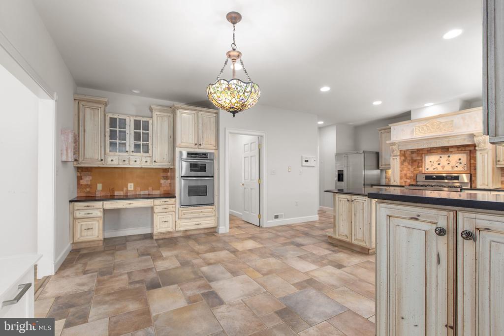 11806 FAWN LAKE PARKWAY