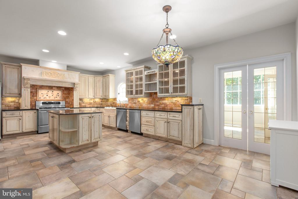 11806 FAWN LAKE PARKWAY