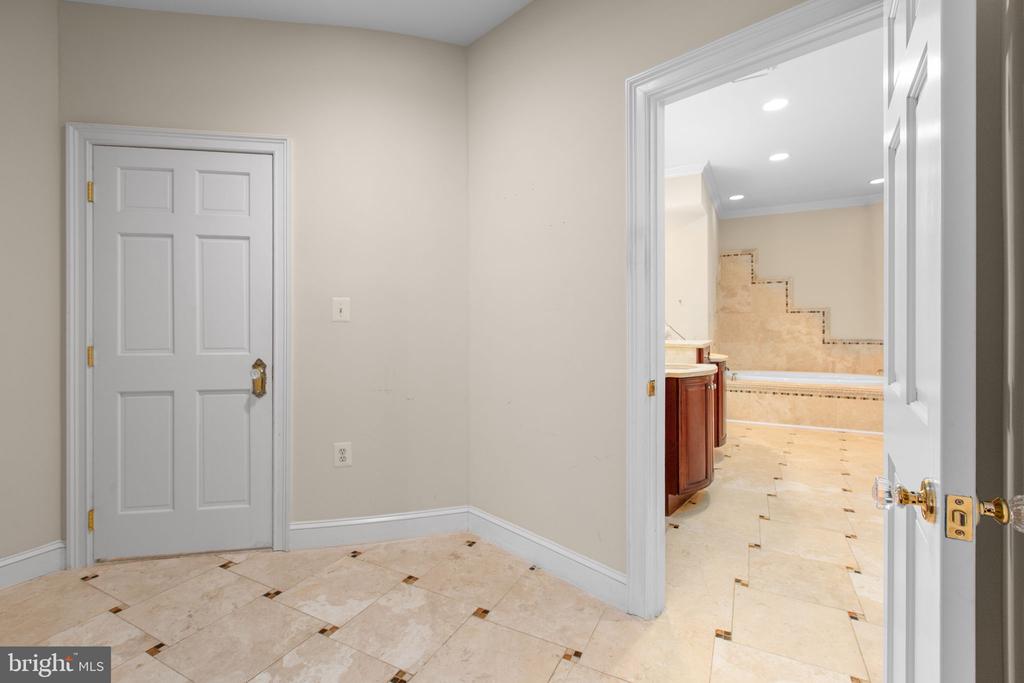 11806 FAWN LAKE PARKWAY