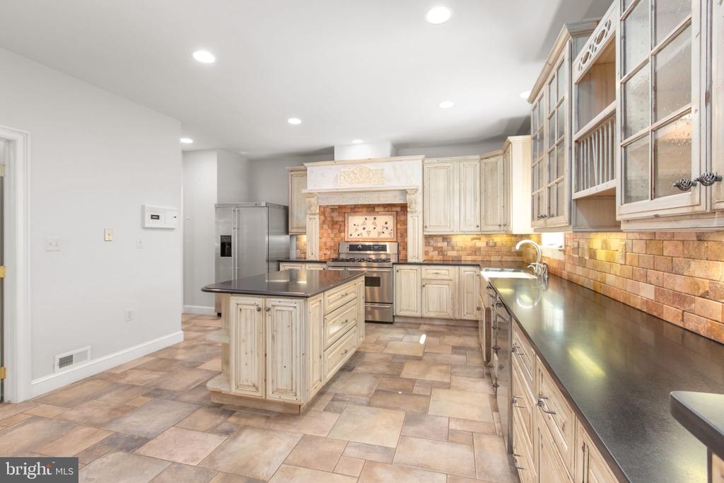 11806 FAWN LAKE PARKWAY