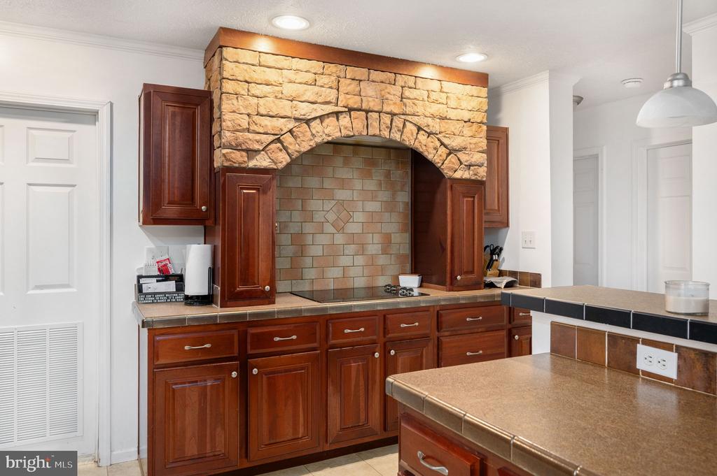 10325 MILL POND ROAD