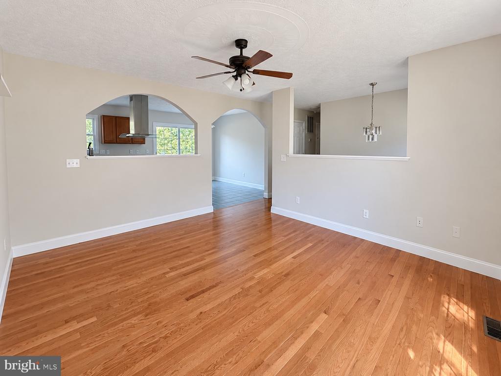 11724 CAMELOT WAY