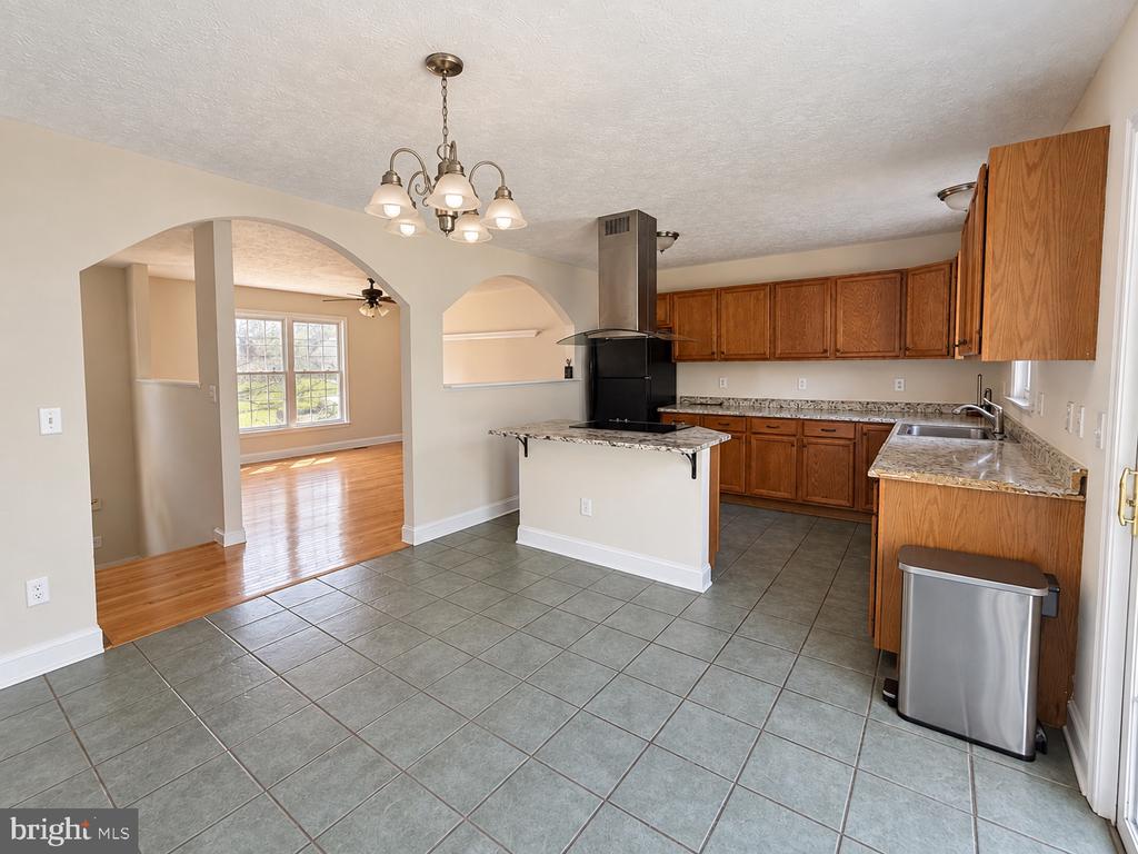 11724 CAMELOT WAY