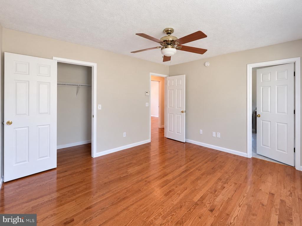 11724 CAMELOT WAY