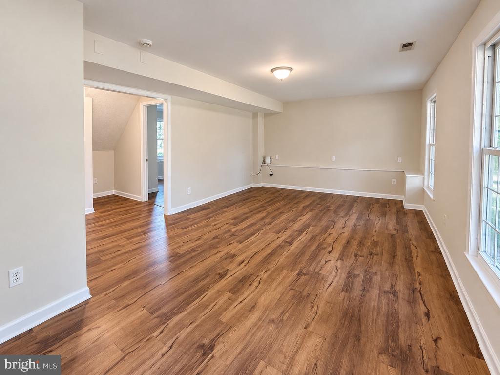 11724 CAMELOT WAY