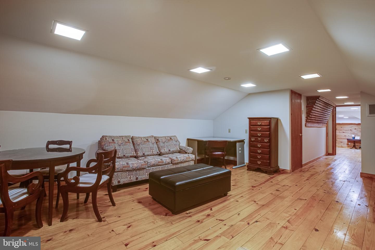 216 Lake Shore DRIVE