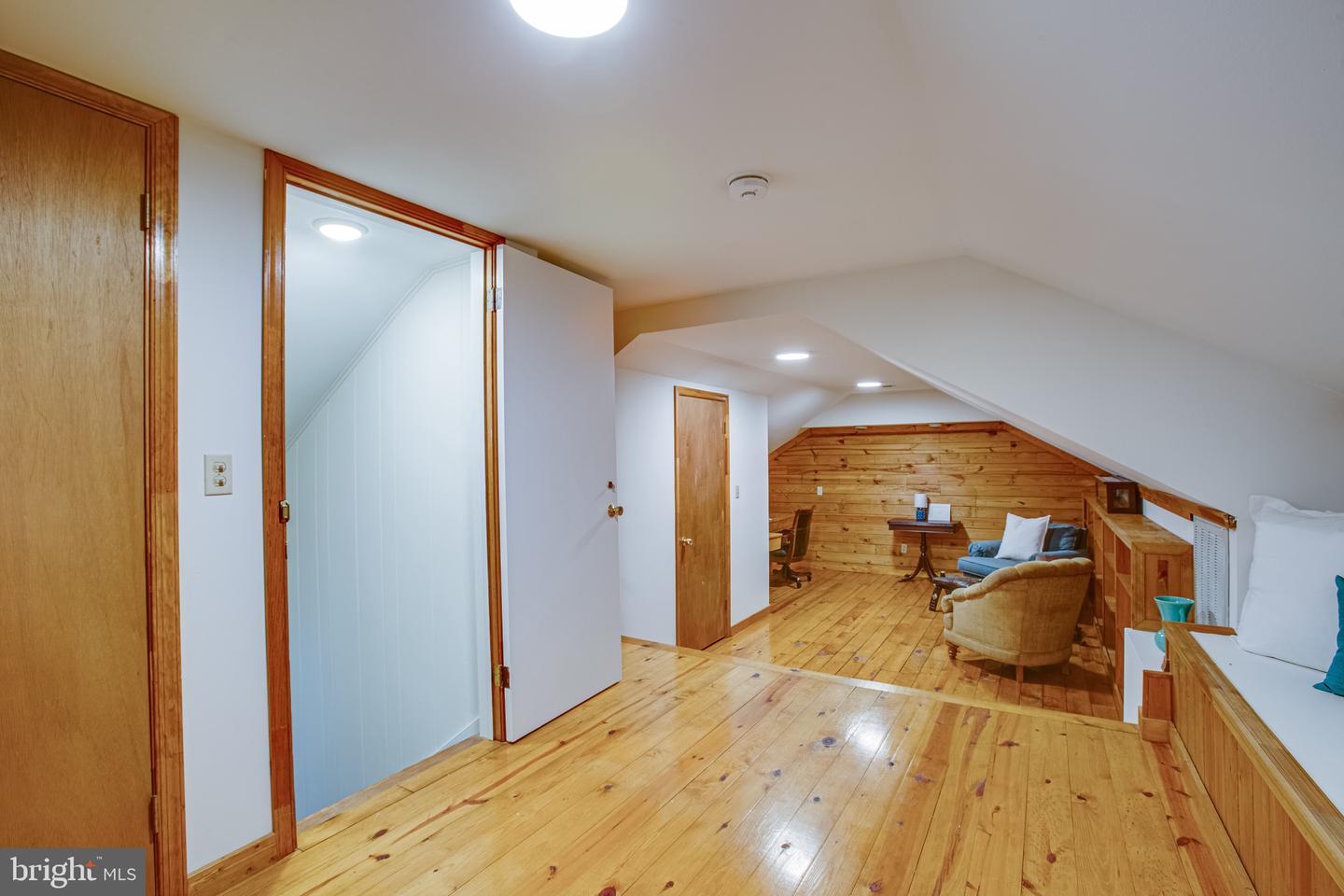 216 Lake Shore DRIVE