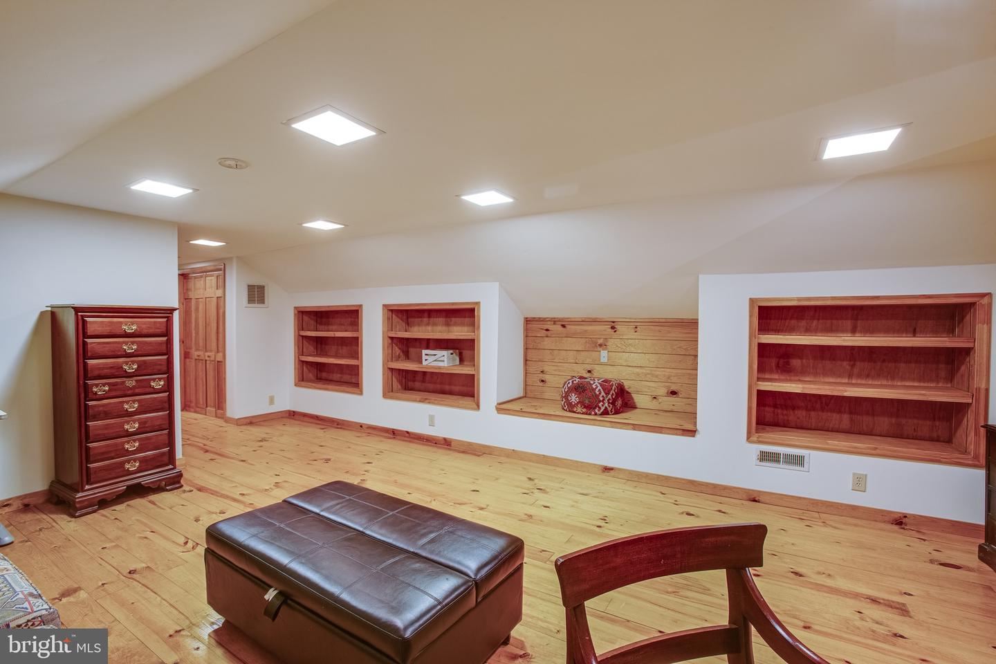 216 Lake Shore DRIVE