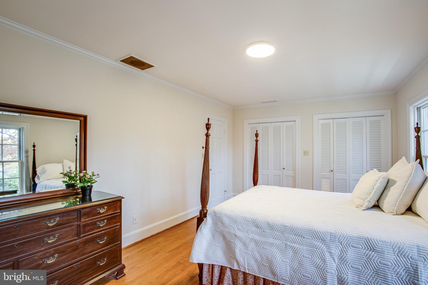 216 Lake Shore DRIVE