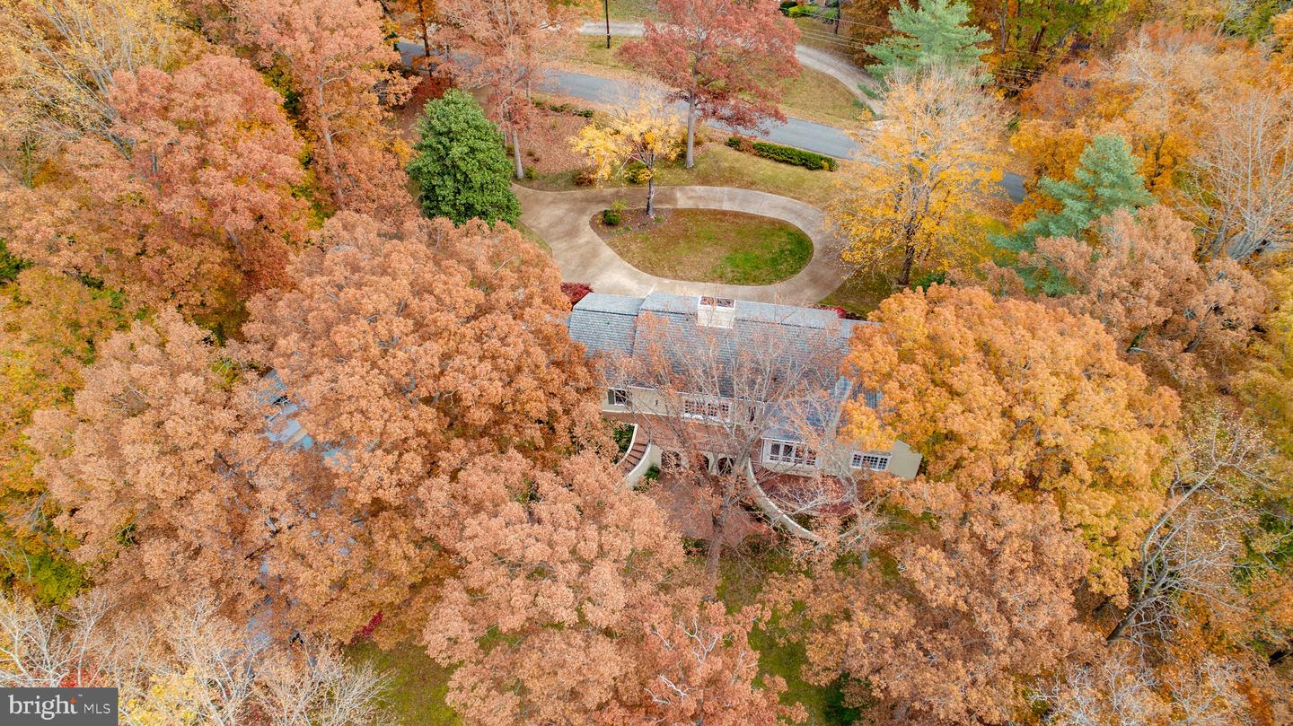 216 Lake Shore DRIVE