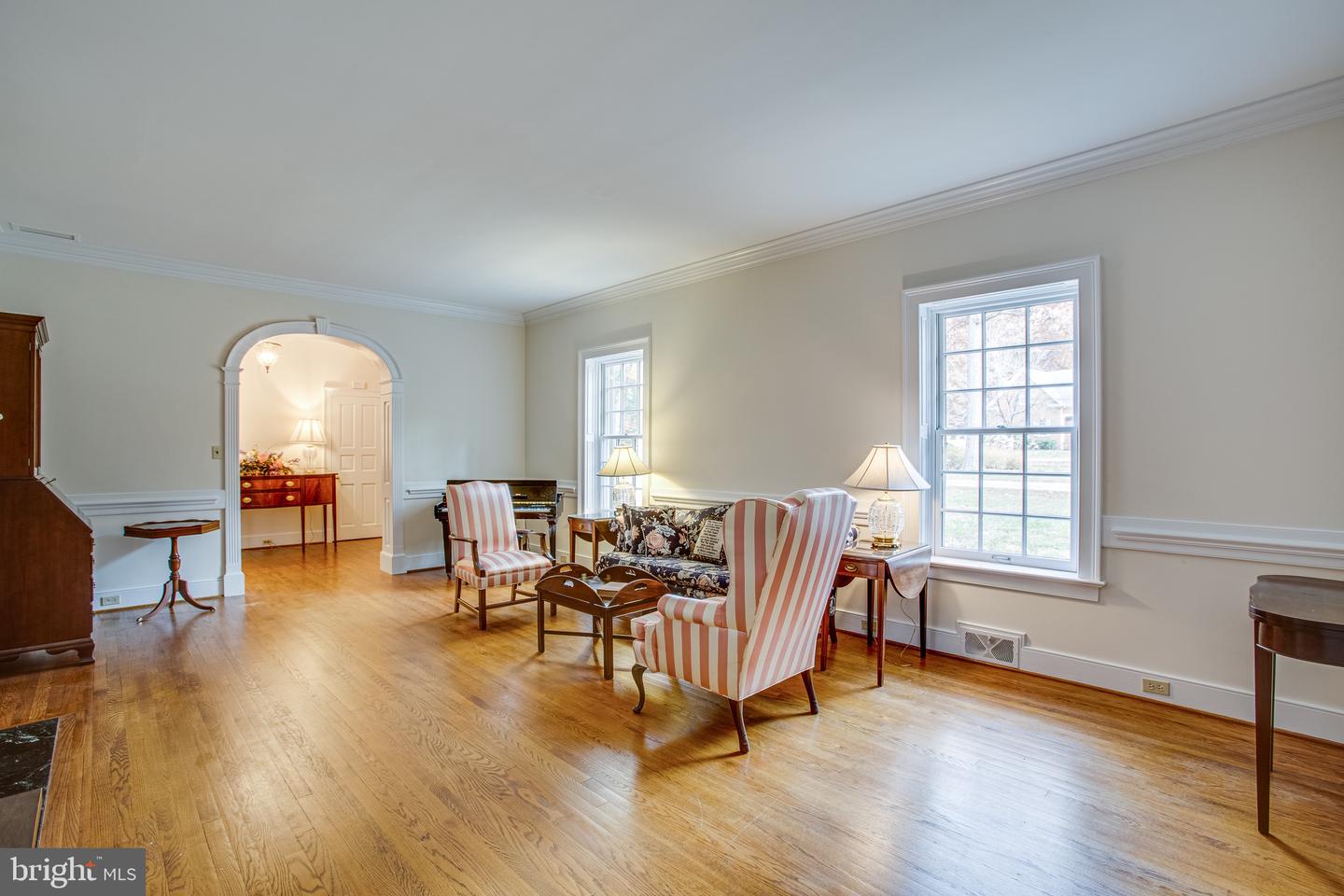216 Lake Shore DRIVE