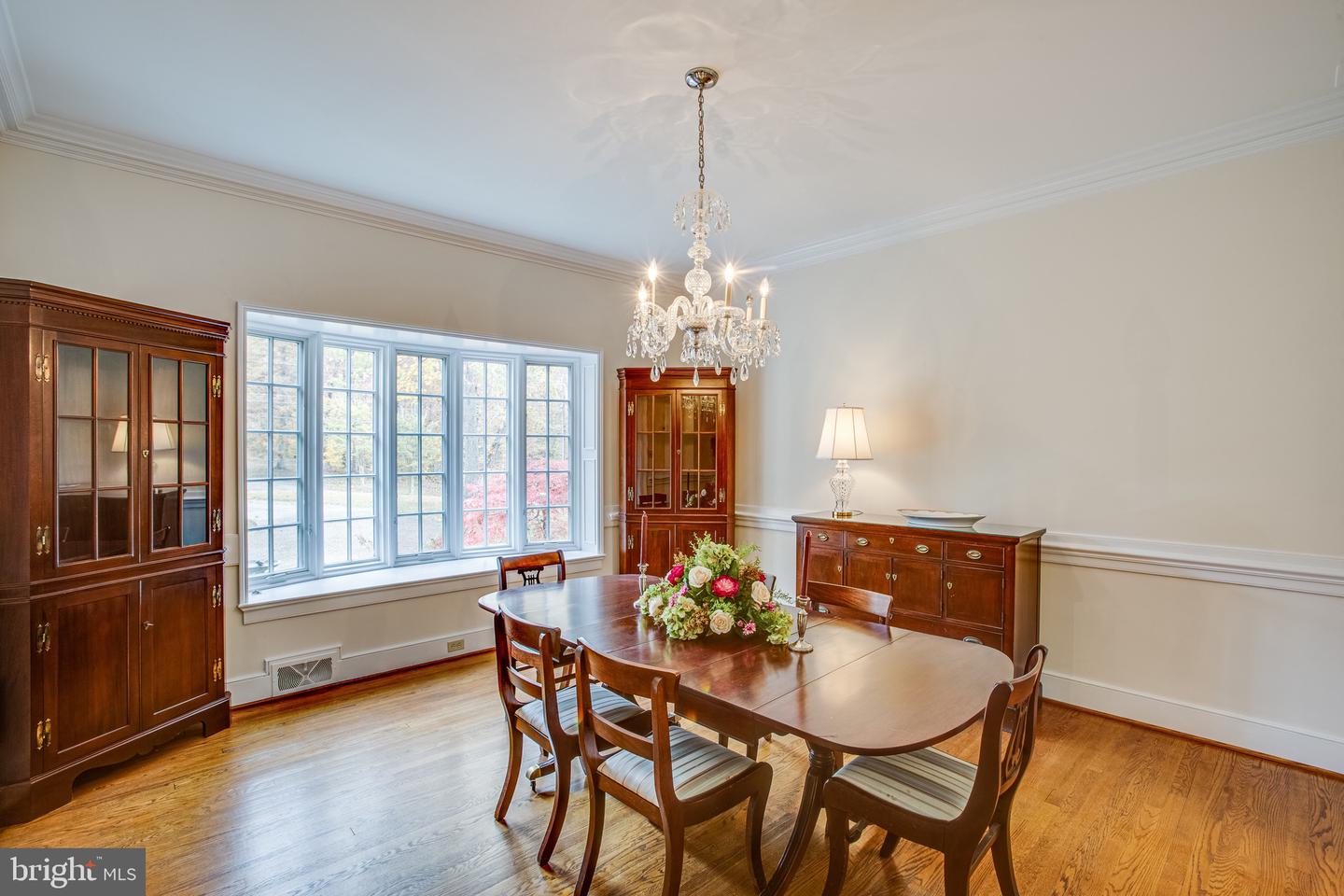 216 Lake Shore DRIVE