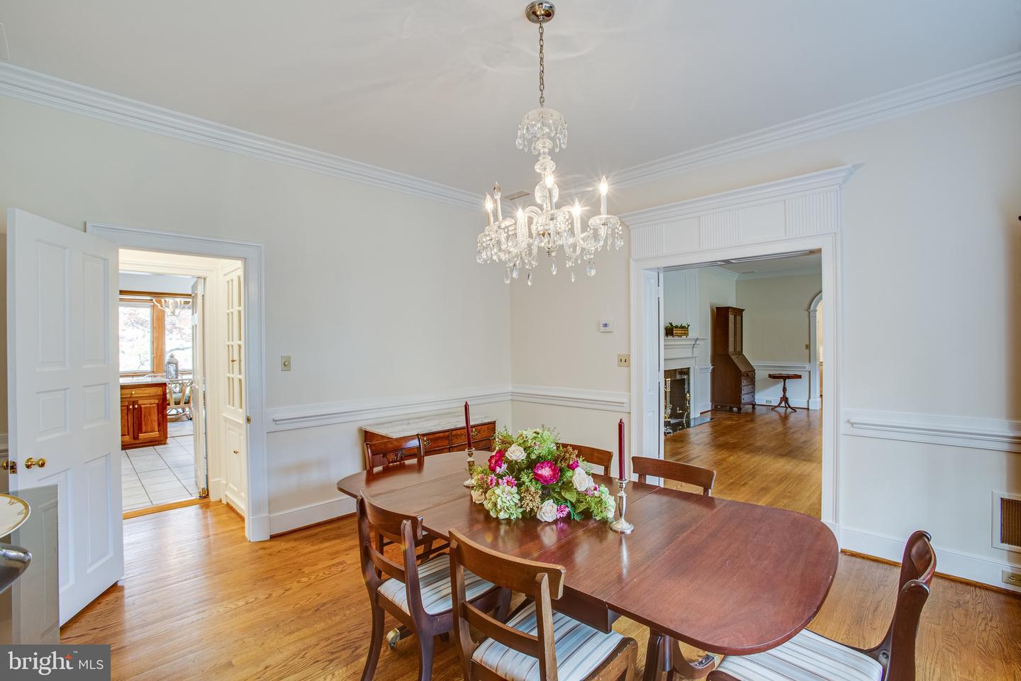 216 Lake Shore DRIVE